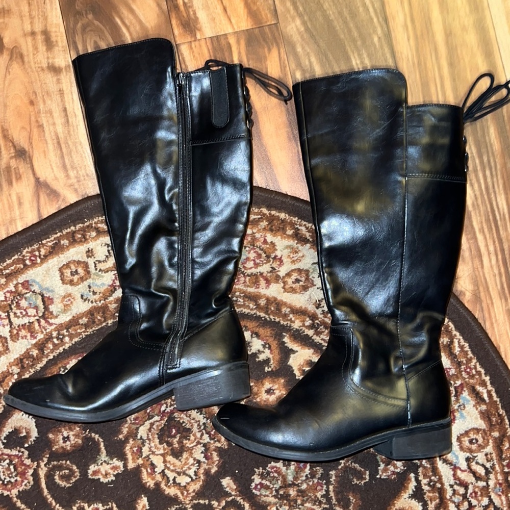Black boots